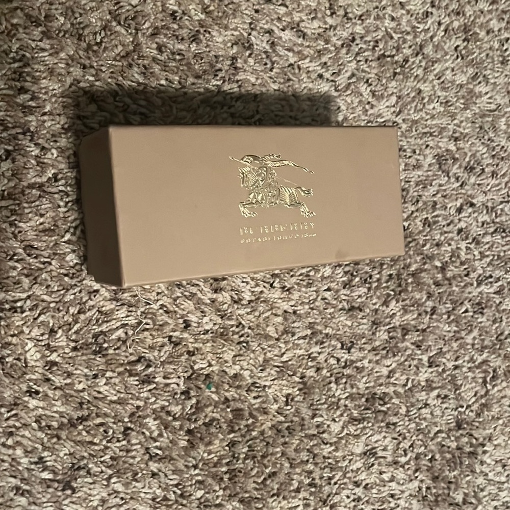 Burberry sunglass box